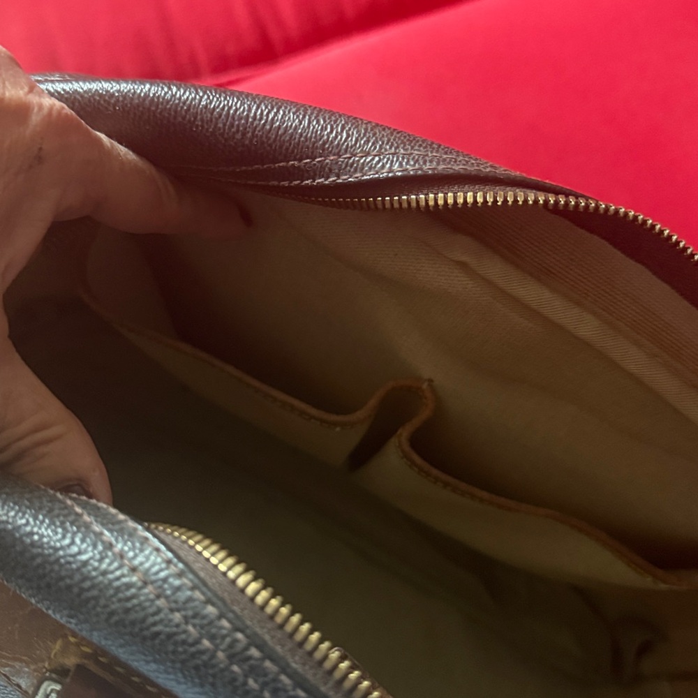 Have to sell ! Make me a reasonable offer ! 2000 Louis Vuitton bag - Picture 7 of 8